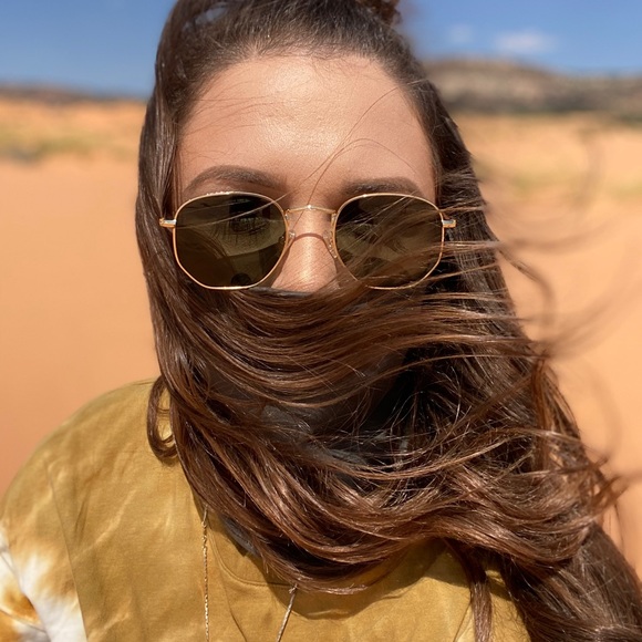 Meet your Posher, Jonae - Picture 2 of 6